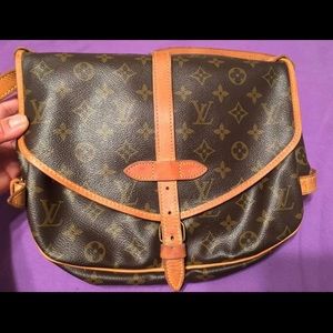 Louis Vuitton Saumur 30